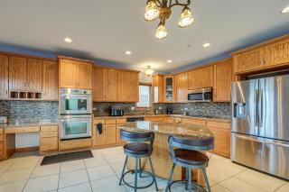 Game Room and Deck Family Home in Chicago Area! - Matteson - 7