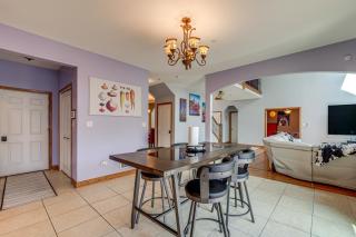 Game Room and Deck Family Home in Chicago Area! - Matteson - 1