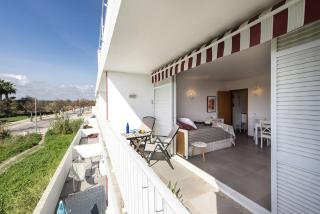 Ocean Breeze Studio - 1