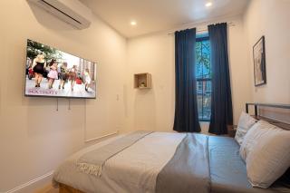 Modern 2BR plus Basement Brooklyn Stay and Backyard - 6