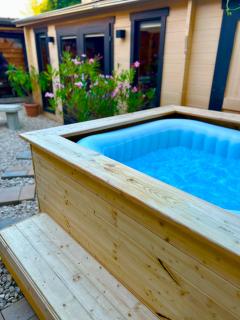 Wellness Ferienwohnung mit Sauna, Massagen, Spa, beheizbarem Whirlpool bei Leipzig - 1