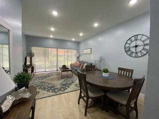 Lakeside Condo End Unit - Naples - 7