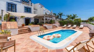 House with 3 ensuite bedrooms and a private pool - 0