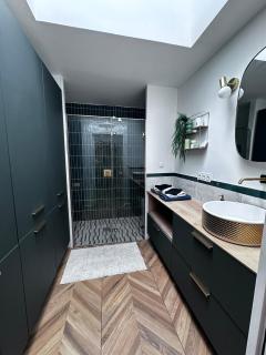 Modern Britain home - 6