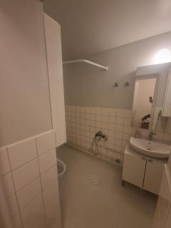 Room shared bathroom - 3