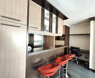 Metro Manquehue, Zona comercial, WIFI, Amplia terraza - 5