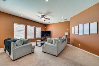 Private Theater and Pool Spacious Mission Home - Mission - 6