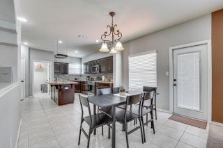Private Theater and Pool Spacious Mission Home - Mission - 3
