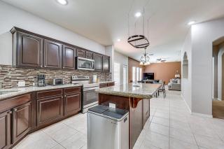 Private Theater and Pool Spacious Mission Home - Mission - 1