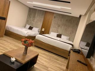 Roone pyramids view inn - 3