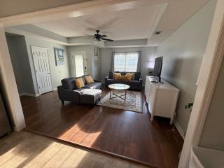 Spacious 3BR Home Sleeps 12 Near Valdosta - 0