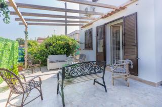 Villa a due passi dal mare "Cicogne Apartment" con BBQ e parcheggio gratuito a due passi dall'Aeroporto - 3