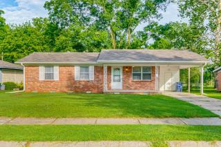Fish, Hike and Relax North Little Rock Gem with Yard - 8
