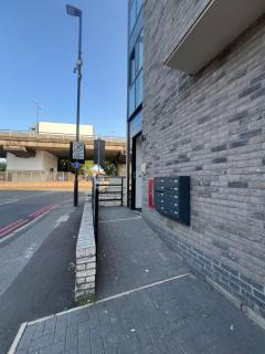 Cozy Luxxe Apartment Brentford - Brentford - 1