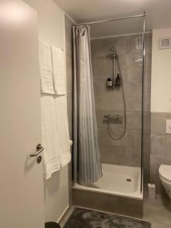 3 for Three Entire Apartment - Ytri-Njarðvík - 2