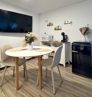 Apartamento independiente con piscina - 4