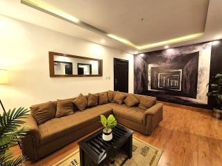 The Grandview Manor - 2 Bed Luxury Apartment with City Views - Rawalpindi - 6