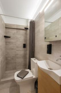 Bright & Modern home in Athens - 5