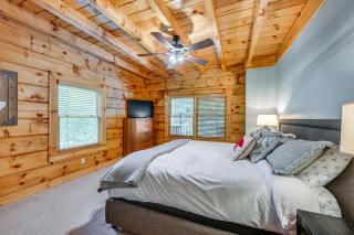 Cozy Retreat with Deck and Sapphire Resort Access! - Sapphire - 2