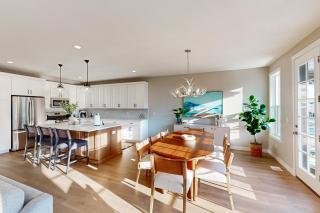 Luxe Mountain Loft - 4