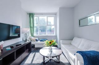 Luxury 4BR Retreat - AO Arena & Quiet Salford Spot - Manchester - 0