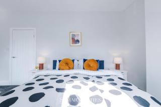 Luxury 4BR Retreat - AO Arena & Quiet Salford Spot - Manchester - 6
