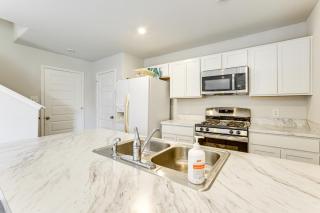 Near Hiking and Fishing Airy Retreat in Cleveland! - Cleveland - 4