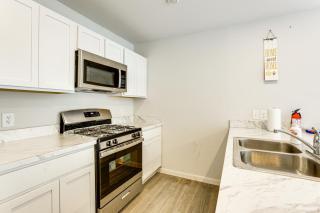 Near Hiking and Fishing Airy Retreat in Cleveland! - Cleveland - 3