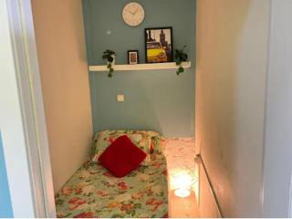 Comfort Corner In Al Barsha 1 near Mall of Emirates - 1