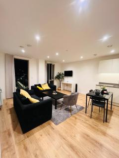Copeland Court Apartments - London - 3