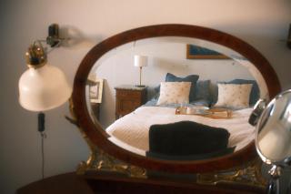 Old Town Antique Park View Apartment - 9