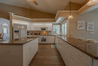 Beautiful 3-bedroom, 2.5 - bathroom pool home - Villa Nine Palms - 4