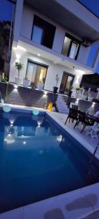 Utjeha Hills with Pool - Bar - 7