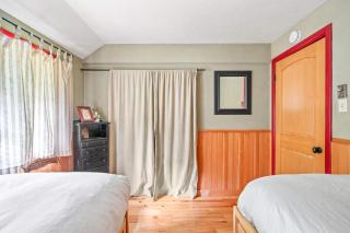 Riverfront Getaway - Dogs Welcome Sleeps 4 - 2