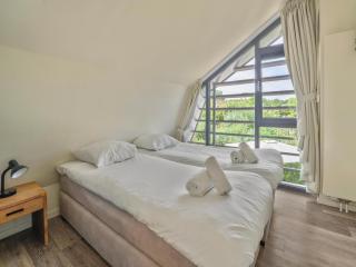 Beautiful new villa with hot tub - 7