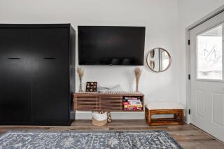 The Metro House - Modern Cozy & Pet Friendly - 3