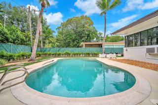 Brickell Zen House - Relaxing Pool Home - 5
