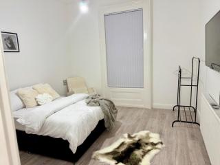 The Edgbaston Retreat-2 Bedroom Apartment With Netflix Streaming and Free Parking In Heart of Birmingham City Centre-Edgbaston - 7