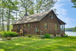Lakeside Log Cabin with Porch in Monadnock Region - 8