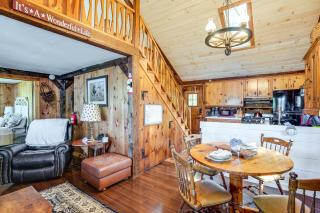 Lakeside Log Cabin with Porch in Monadnock Region - 3