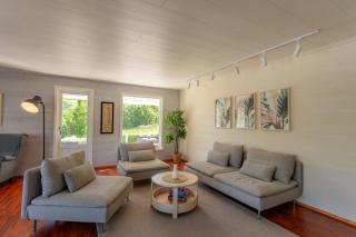 Spacious Waterfront Gem - Panoramic View - Terrace - 2