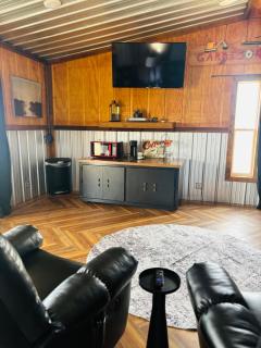 Garrison Airport Guest-suite - 6