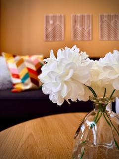 Stay Comfy in the Heart of Town - 7