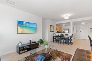Walkable 2 bedrooms 2 bathrooms Apt, Sleep 6 ,King Bed, Free Parking, Wi-Fi, Pet OK - 0