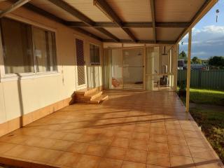 Fossicker Caravan Park - 9