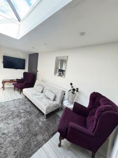 2 Bed-Sleeps 5-Free Parking-Pet Friendly - High Wycombe - 7