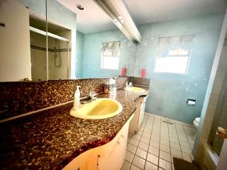 Cozy and spacious room near UBC-2 - Vancouver - 3