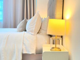 Cozy 2BR 2B Apt, 4min to Brickell City Center - 1