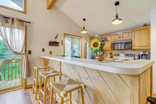 Golf, Swim and Ski Schuss Mtn Family Getaway! - Mancelona - 1