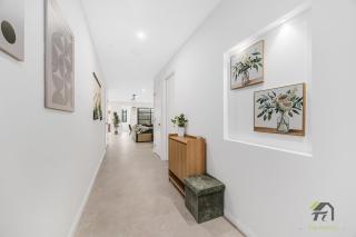 Austral 5 bedroom, 2 storey detached house - 8